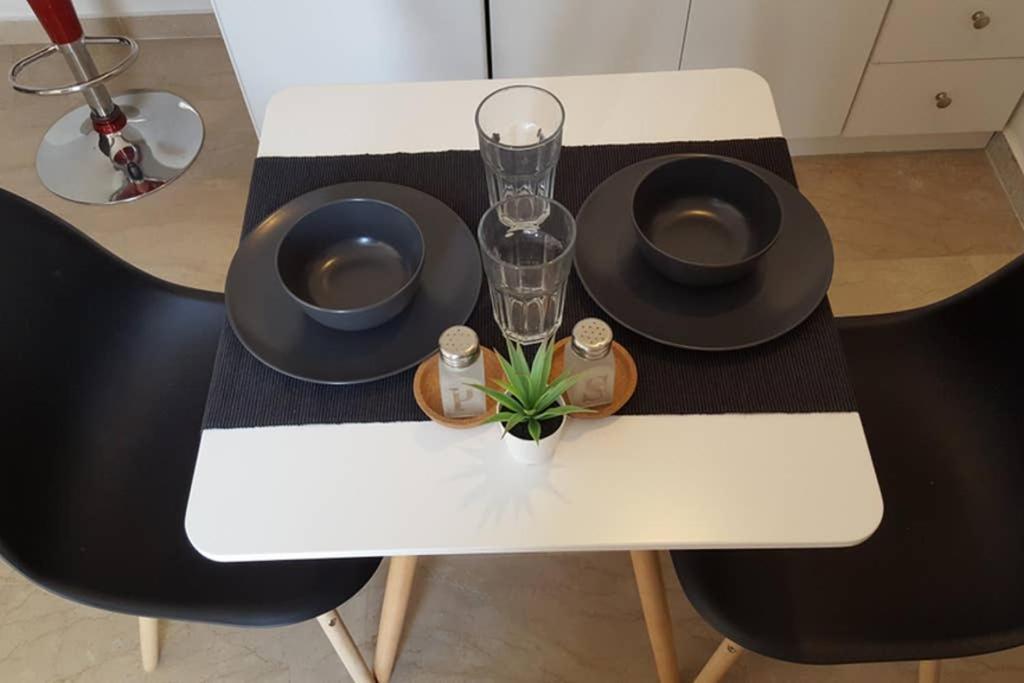 Apartment In The Heart Of The City 5 Лариса Екстериор снимка
