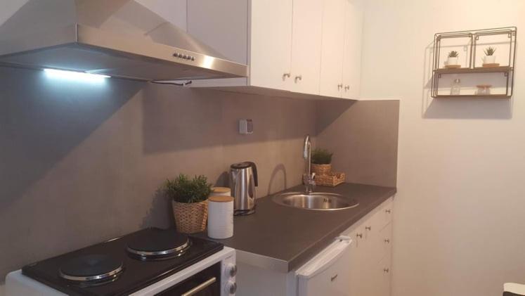 Apartment In The Heart Of The City 5 Лариса Екстериор снимка